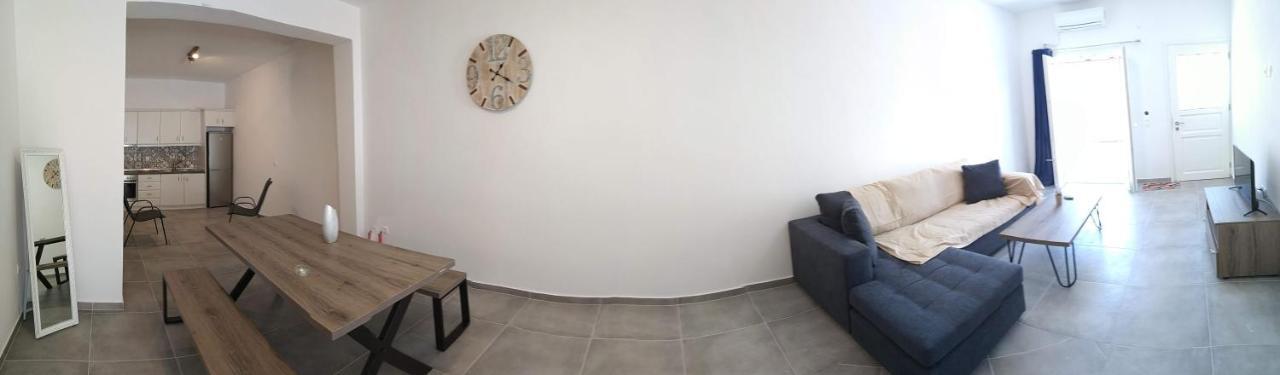 Papillon Villa Pera Gyalos Bagian luar foto